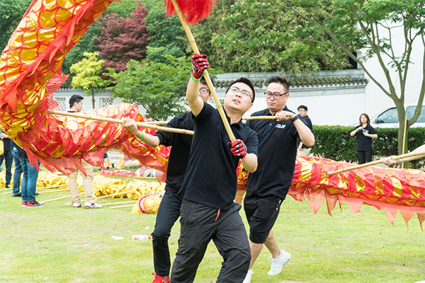 上海即富员工无锡拓展之旅：见证协同共进 互助友爱的团队精神